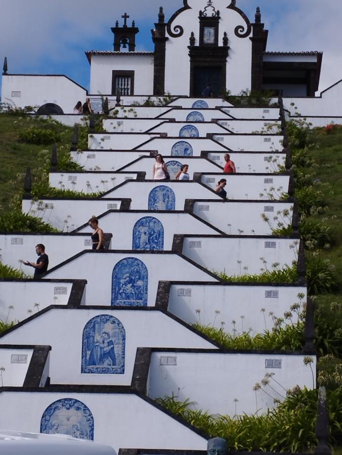 شقة Um Quarto Da Casa Do Monte فيلا فرانكا دو كامبو المظهر الخارجي الصورة